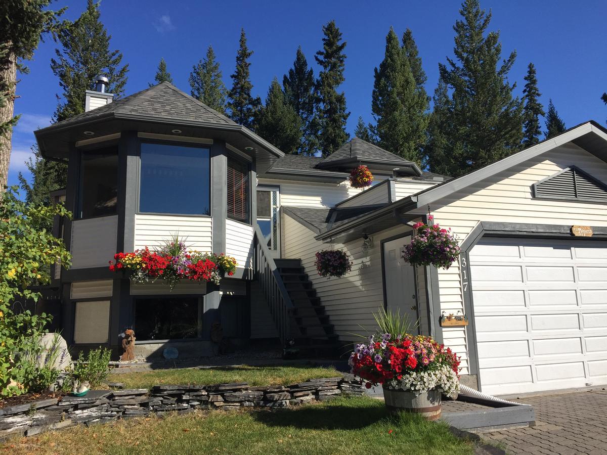 Bed & Breakfast Monarch Canmore Exterior photo